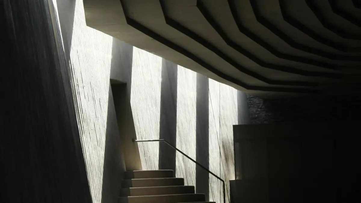 How to Master Architectural Wall Washing and Grazing with Flexible LED Wall Washers
