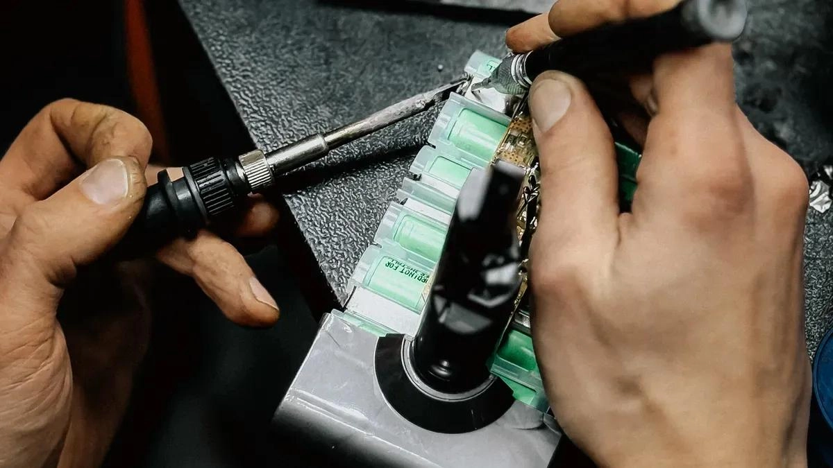 How to Solder and Connect Classic Flexible Neon Strip Lights Safely