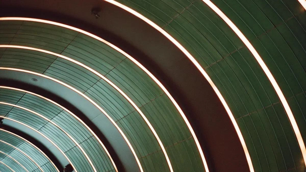 How Do You Correctly Shape 3D LED Flex Strips Around Architectural Edges?